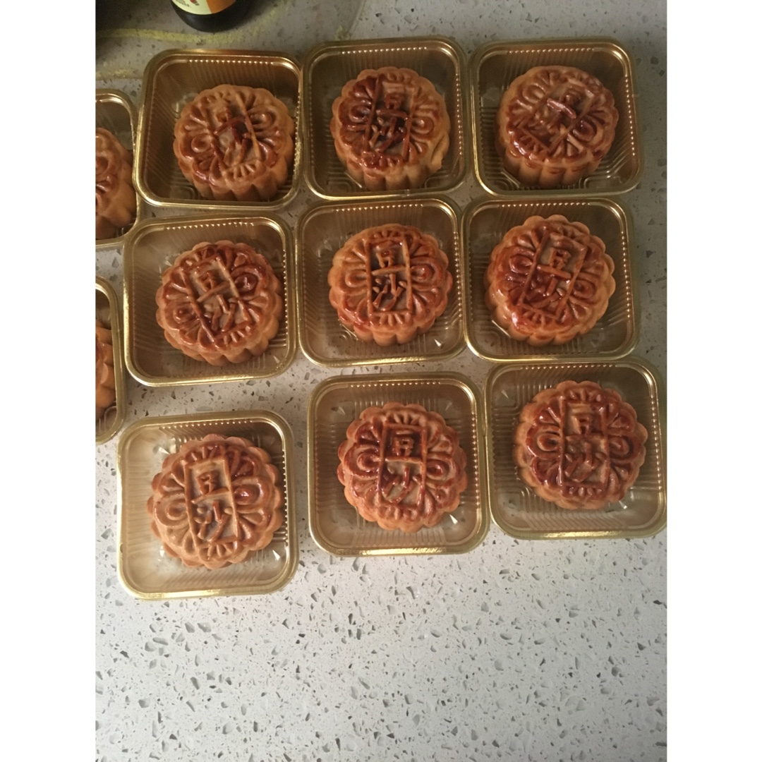 广式月饼——蛋黄莲蓉月饼