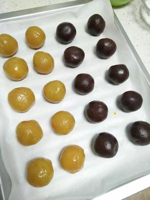 广式莲蓉（紫薯）蛋黄月饼的做法 步骤8