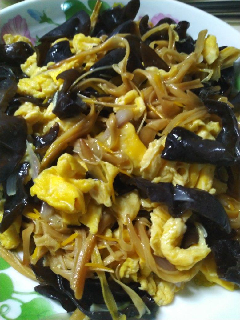黄花菜木耳炒肉丝
