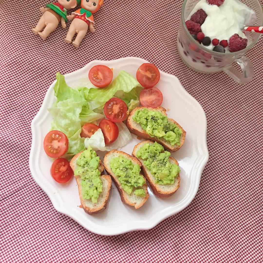 牛油果吐司
