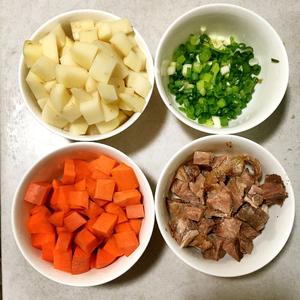 喷香牛肉焖饭的做法 步骤2