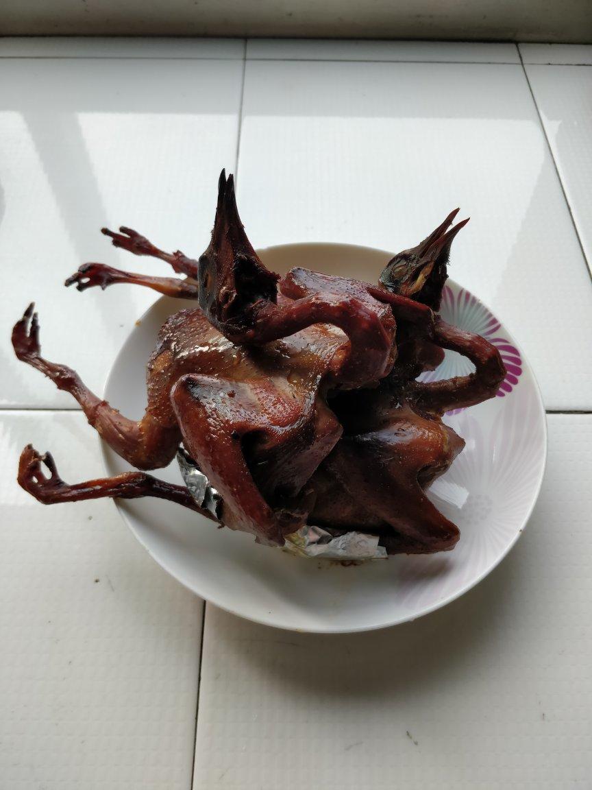 吮指脆皮烤乳鸽（自制酱汁版）