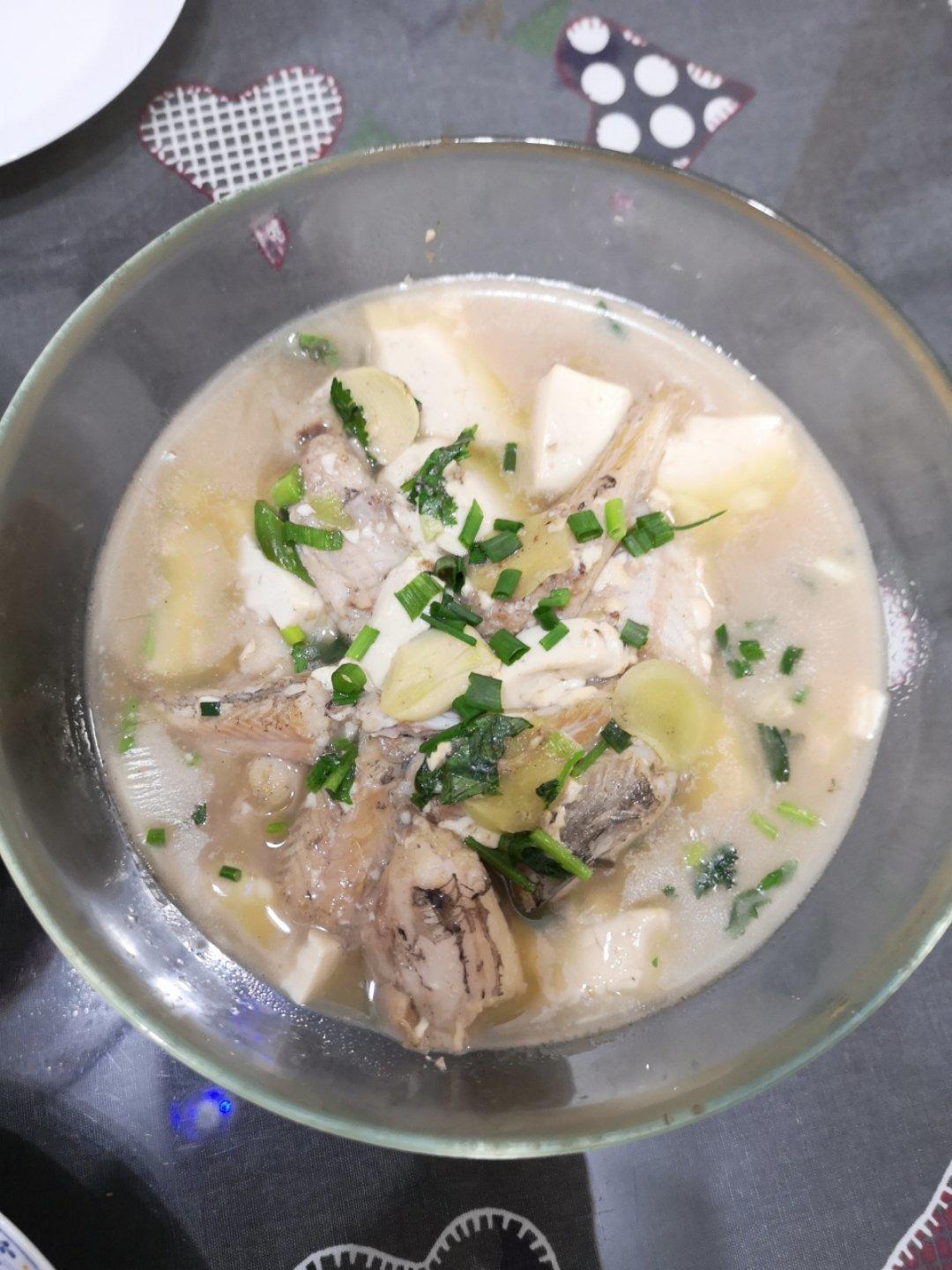 龙头鱼（虾潺、豆腐鱼）烧豆腐
