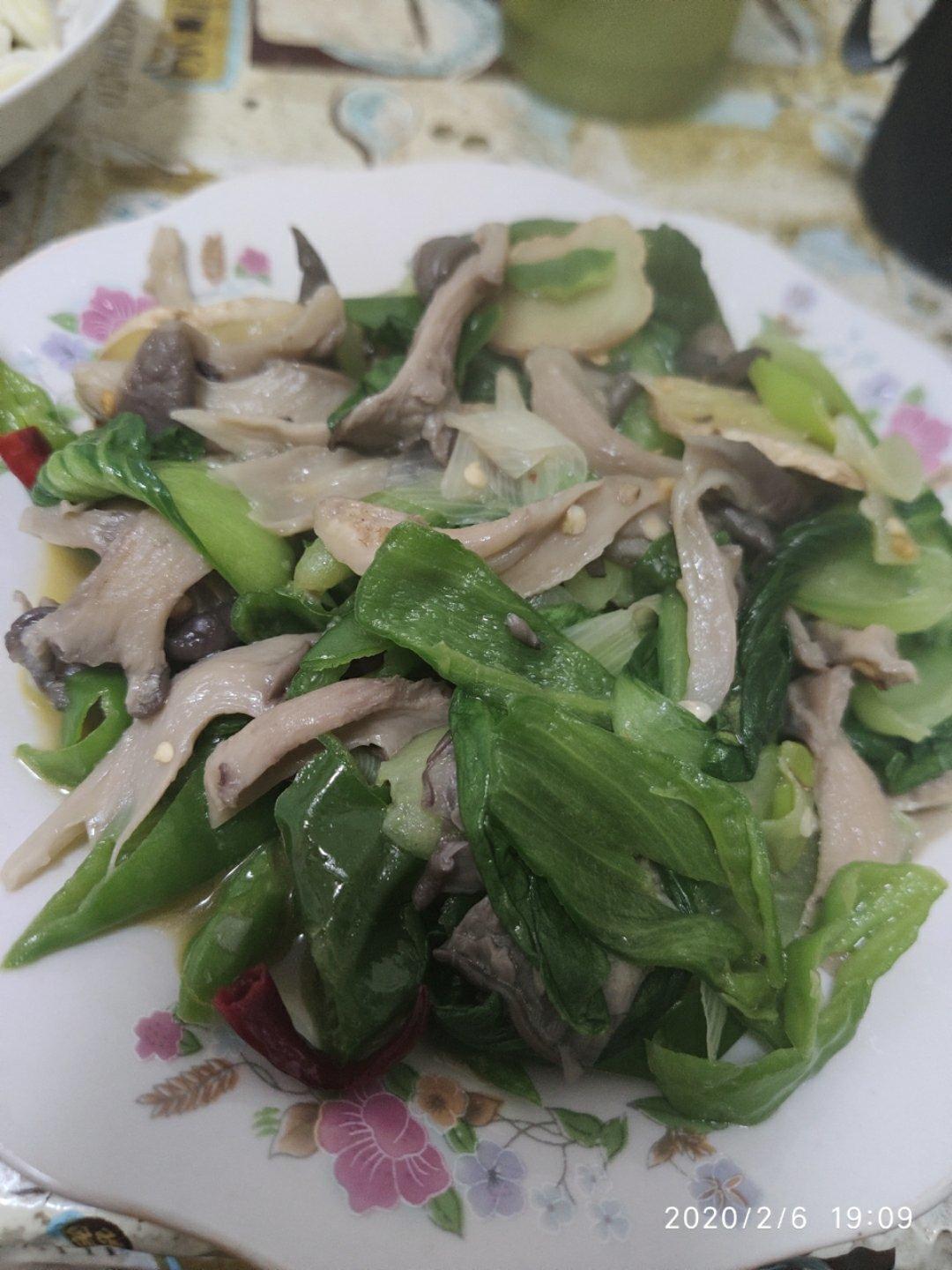 蘑菇炒青菜