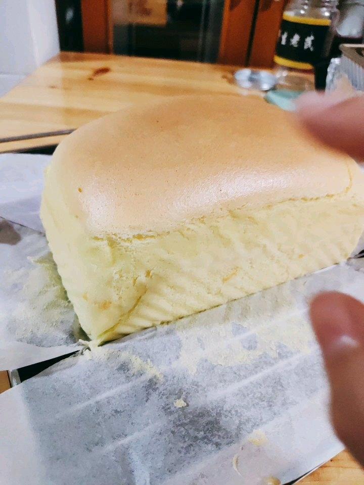堪比柯基屁股
爆浆芝士🧀古早蛋糕