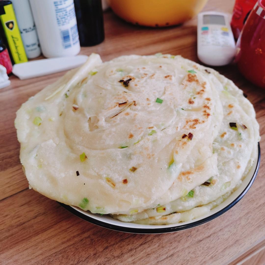 家常葱油饼 柔软多层 凉了也不硬 附细节视频详解