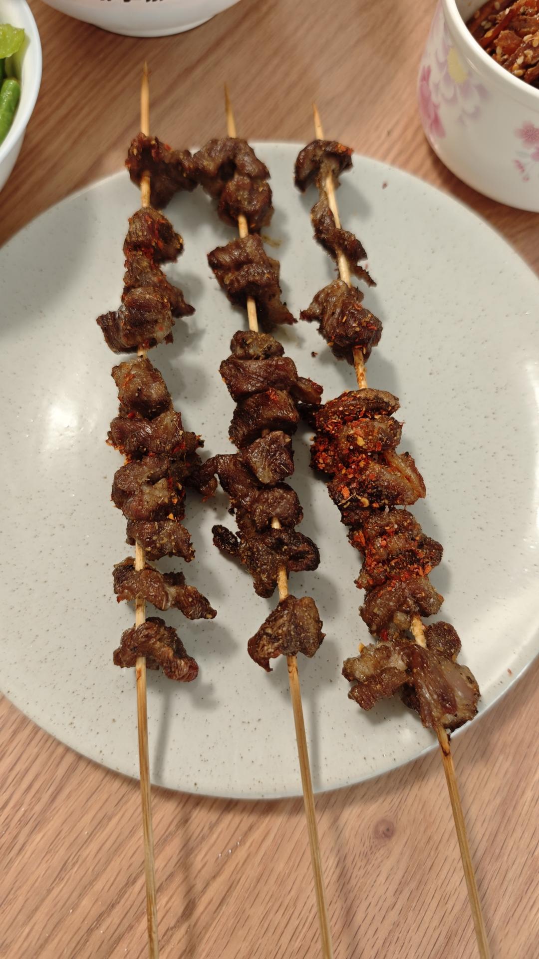 羊肉串用家里烤箱烤出明火烧烤的味道！