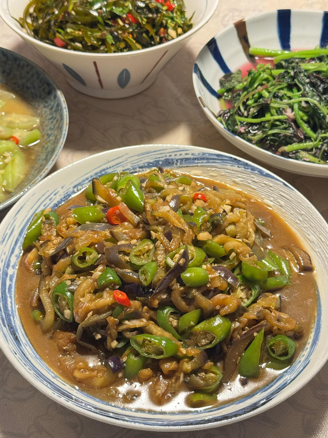 堂妈小厨——辣椒炒茄丝