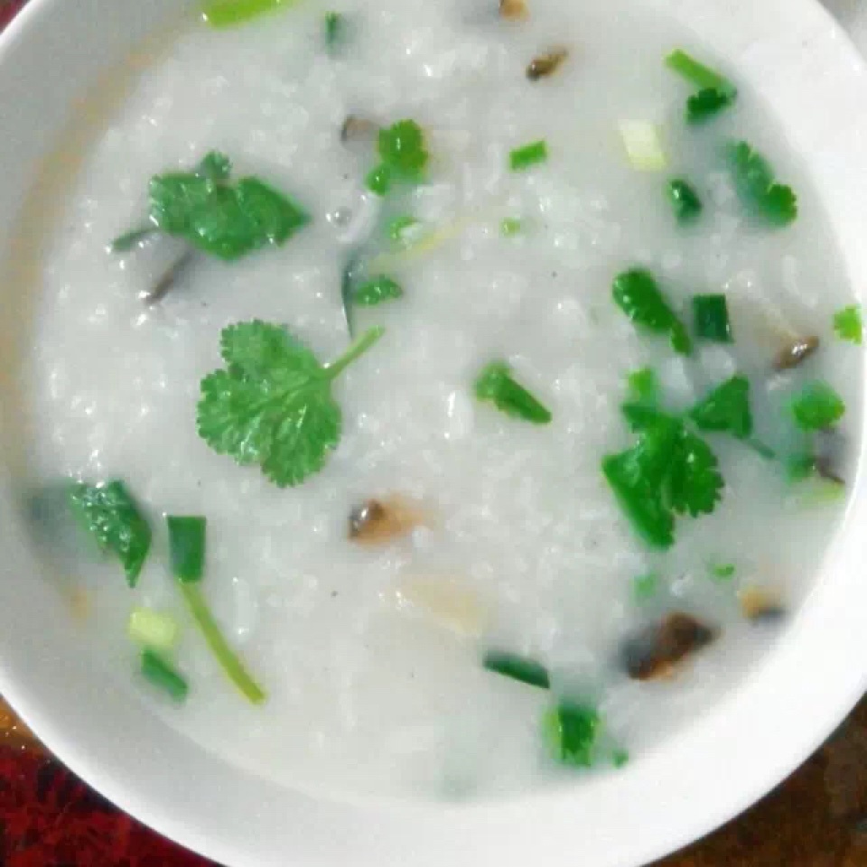 皮蛋腊肉粥