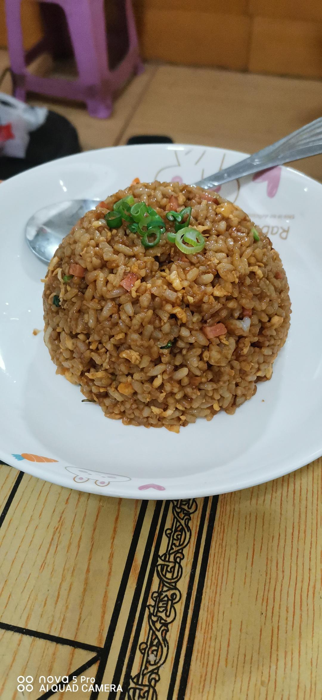 好吃到舔盘的酱油炒饭！