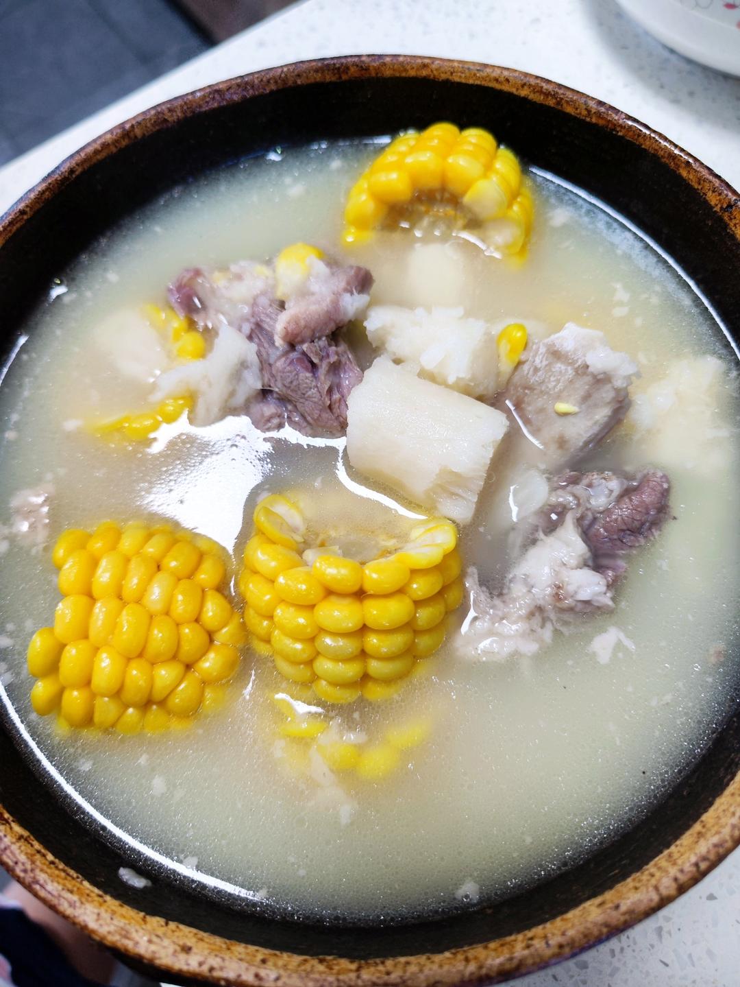 连吃三碗的玉米山药排骨汤