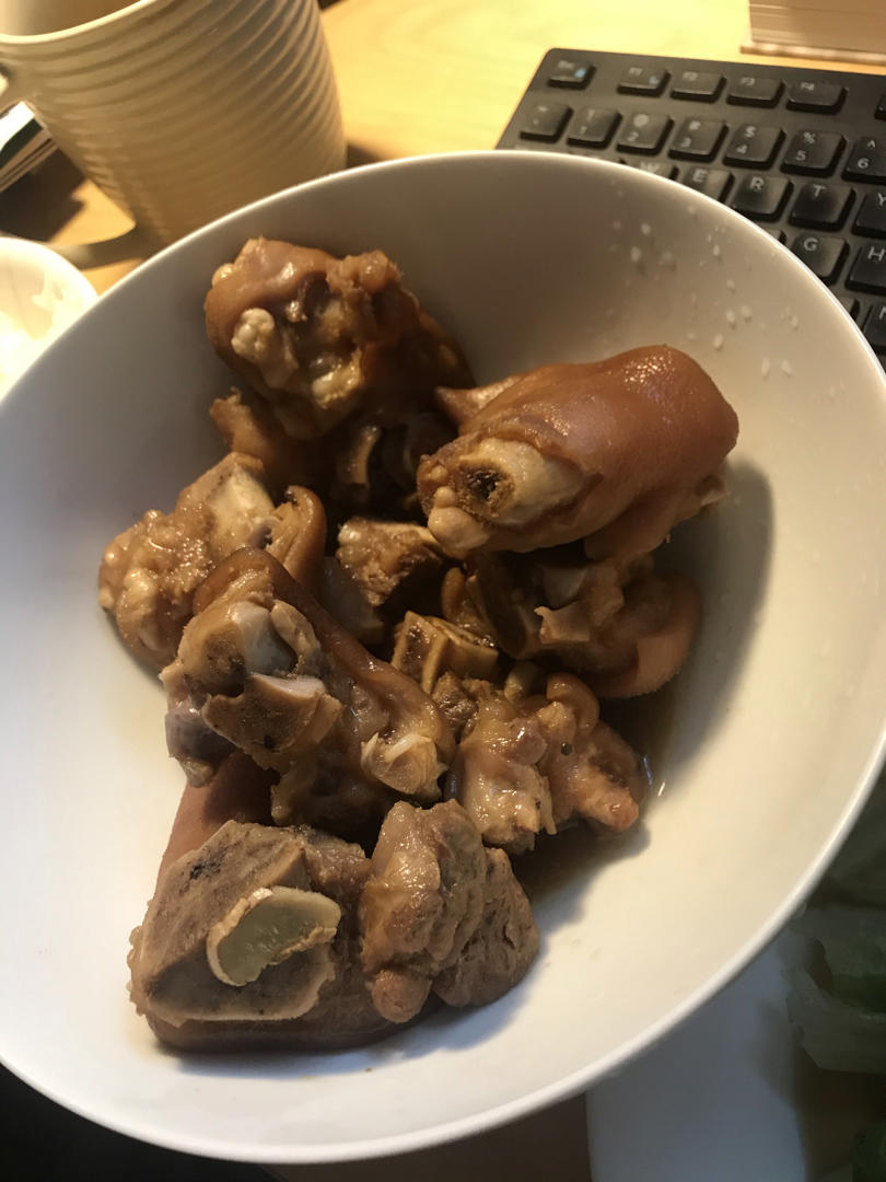 美味的家常菜：红烧猪蹄