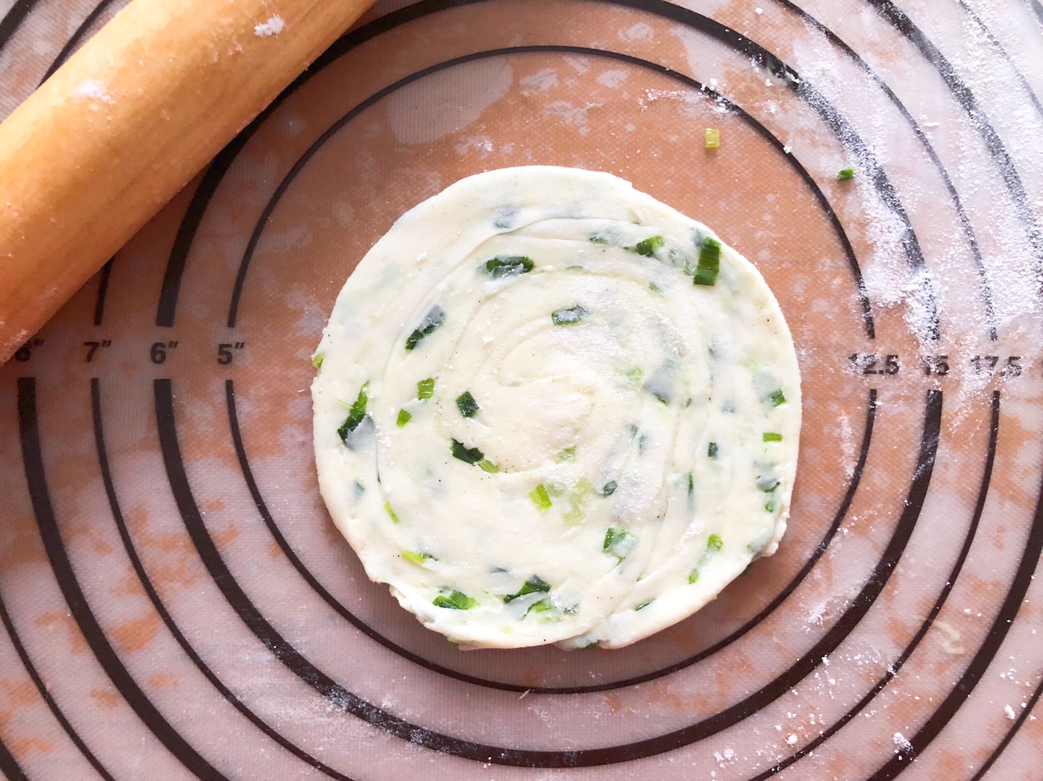 快手懒人版葱油饼❗️㊙️简单易做❗️超级酥脆❗️的做法 步骤12