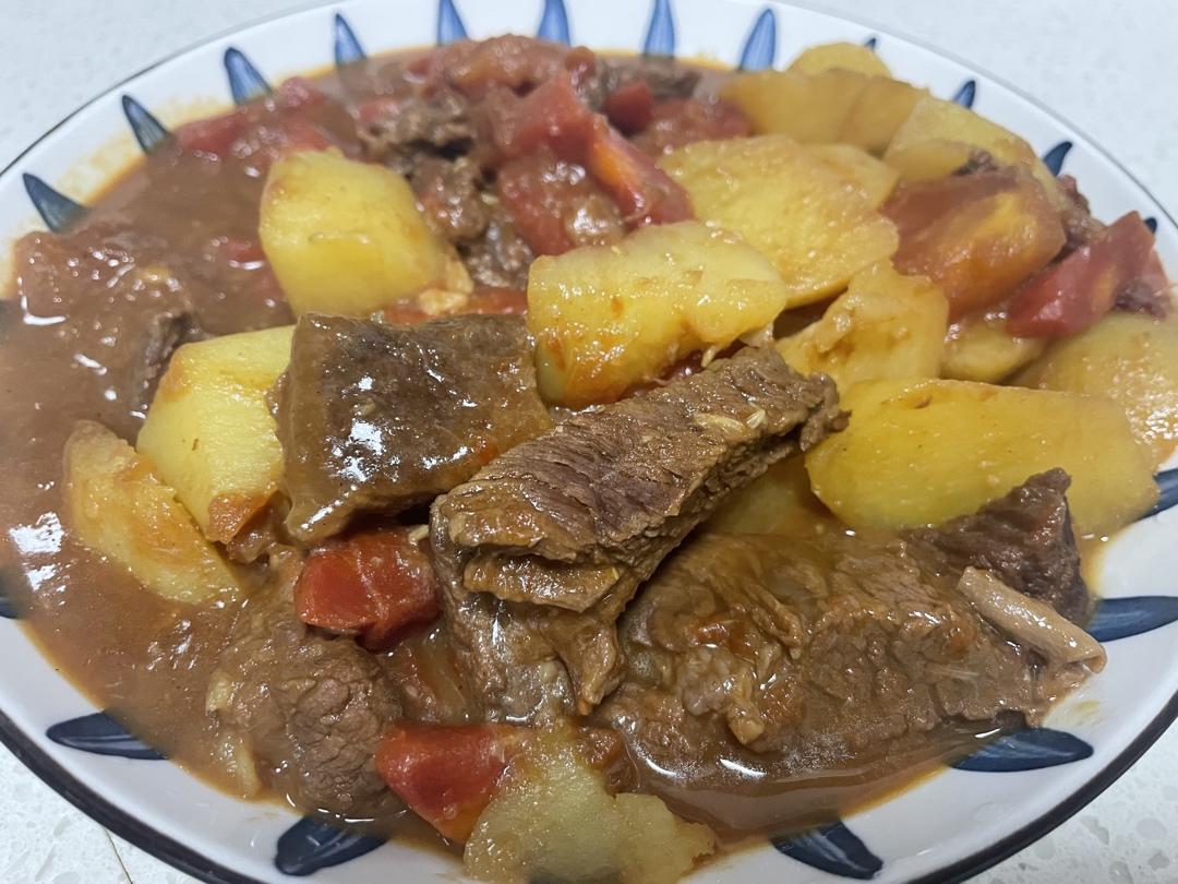 土豆焖牛腩