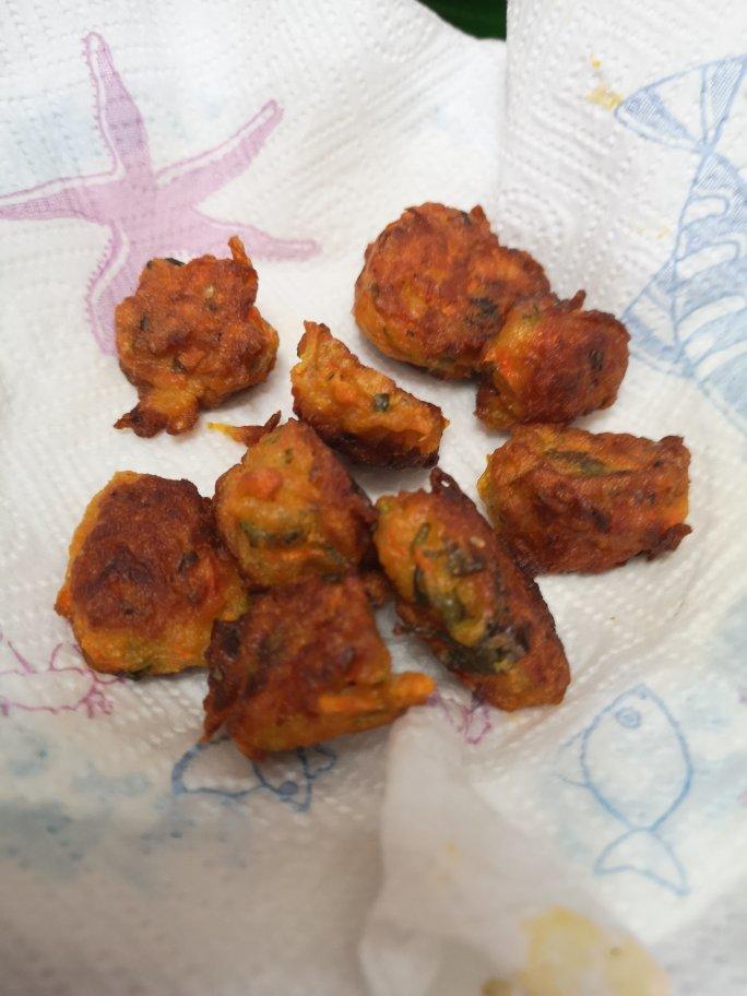 胡萝卜香菜素丸子