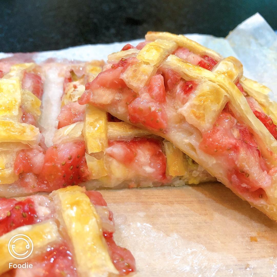 手抓饼草莓派