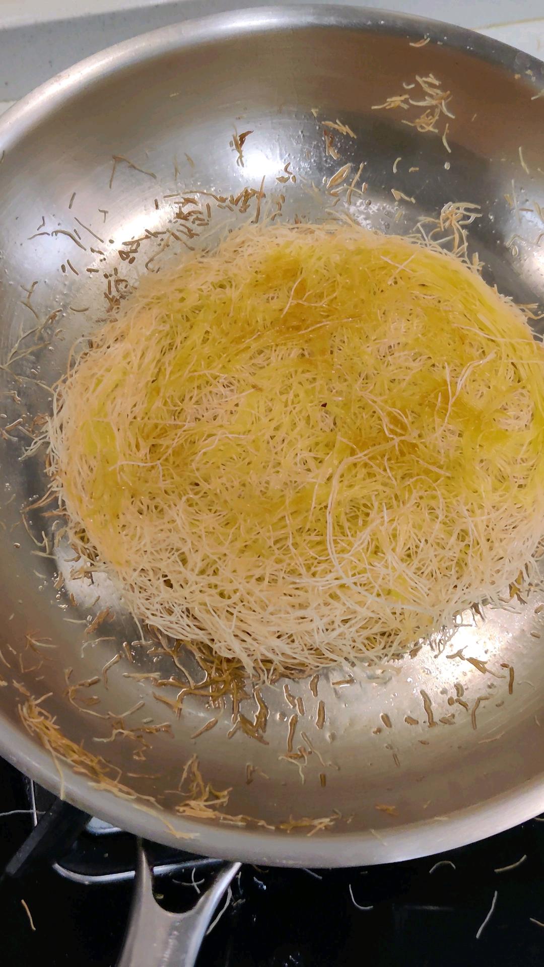 土耳其著名甜品Kunefe 家庭版做法，只需要酥皮丝奶酪糖浆黄油