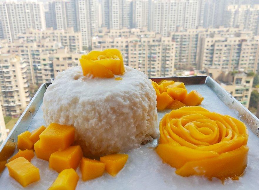 椰浆芒果糯米饭（附芒果玫瑰花做法）