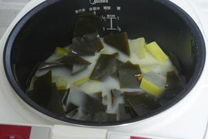 电饭煲做去湿汤，冬瓜海带汤，非常简单易操作。的做法 步骤5