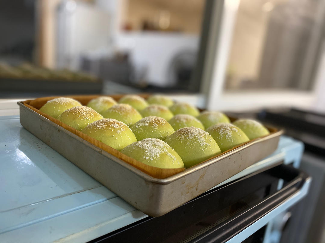 柔软美味‼️斑斓椰蓉小餐包