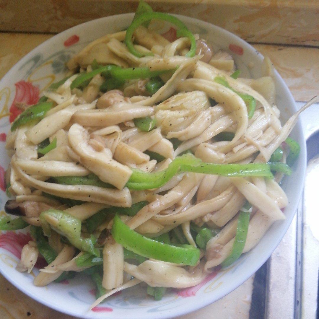 青椒素炒杏鲍菇