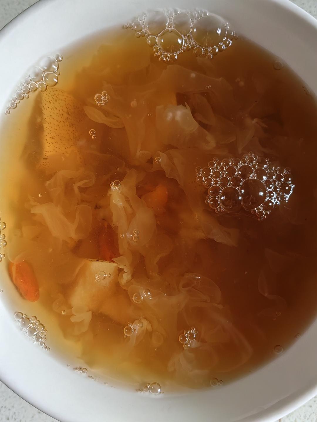 冰糖银耳梨汤