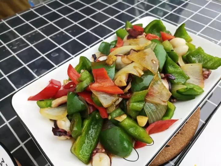 青椒炒鱿鱼须
