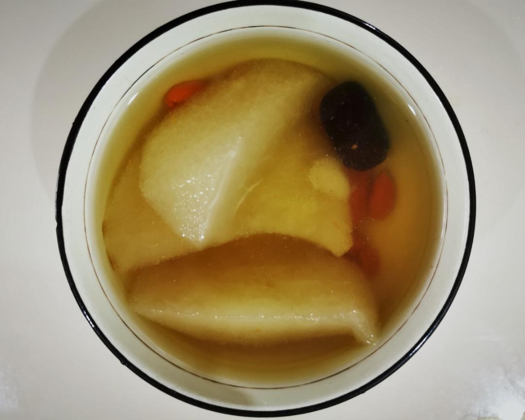 红枣枸杞雪梨糖水