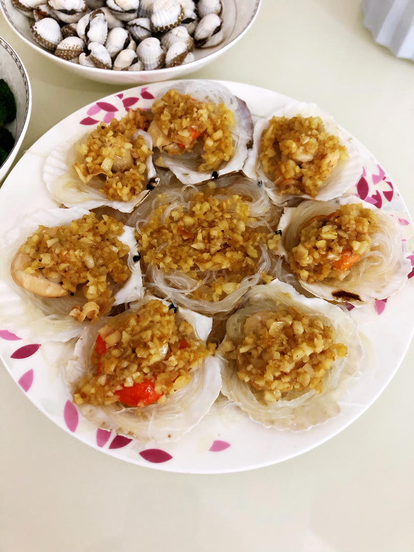 蒜蓉粉丝蒸扇贝