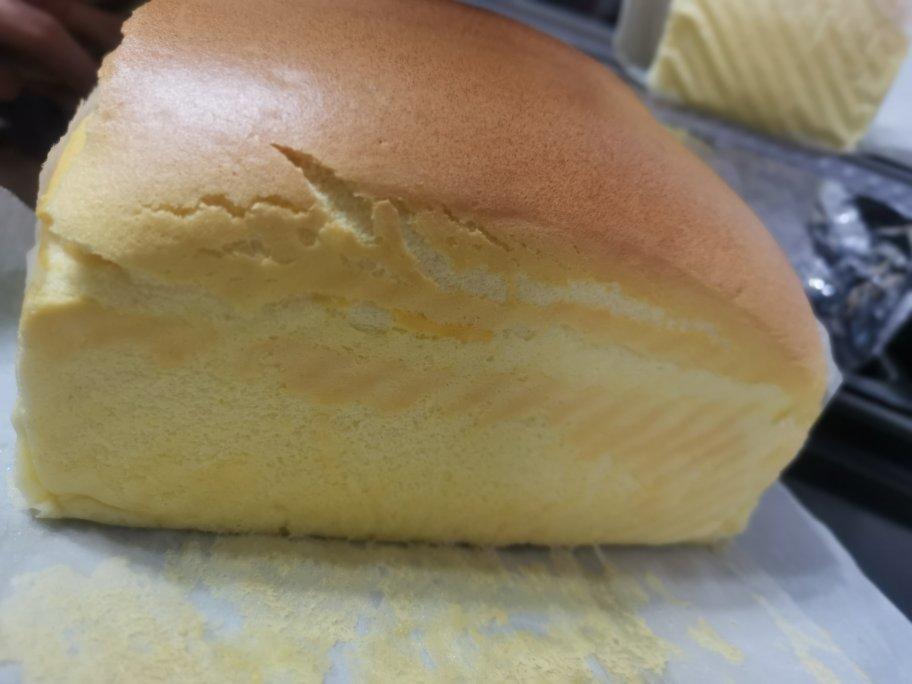 堪比柯基屁股
爆浆芝士🧀古早蛋糕