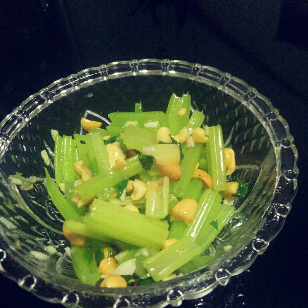 爽口小菜～炝拌芹菜丁