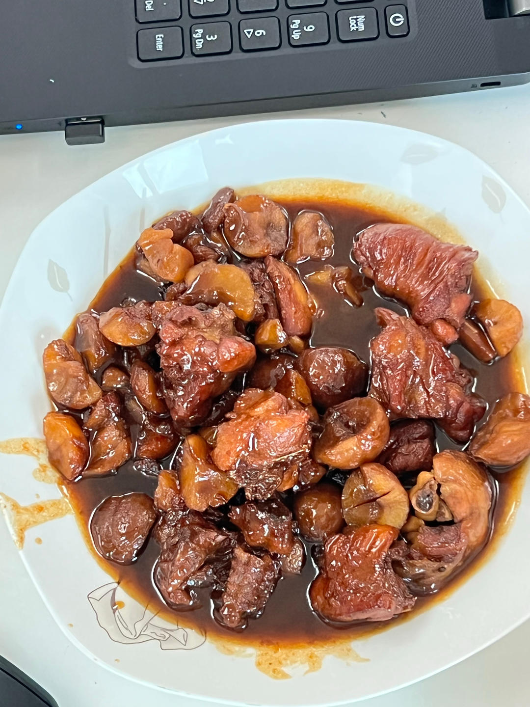 香甜软糯，汤汁浓郁的板栗烧鸡