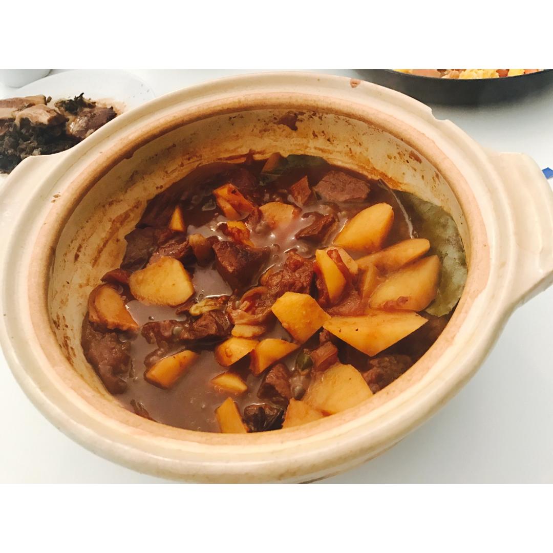 番茄土豆牛肉砂锅