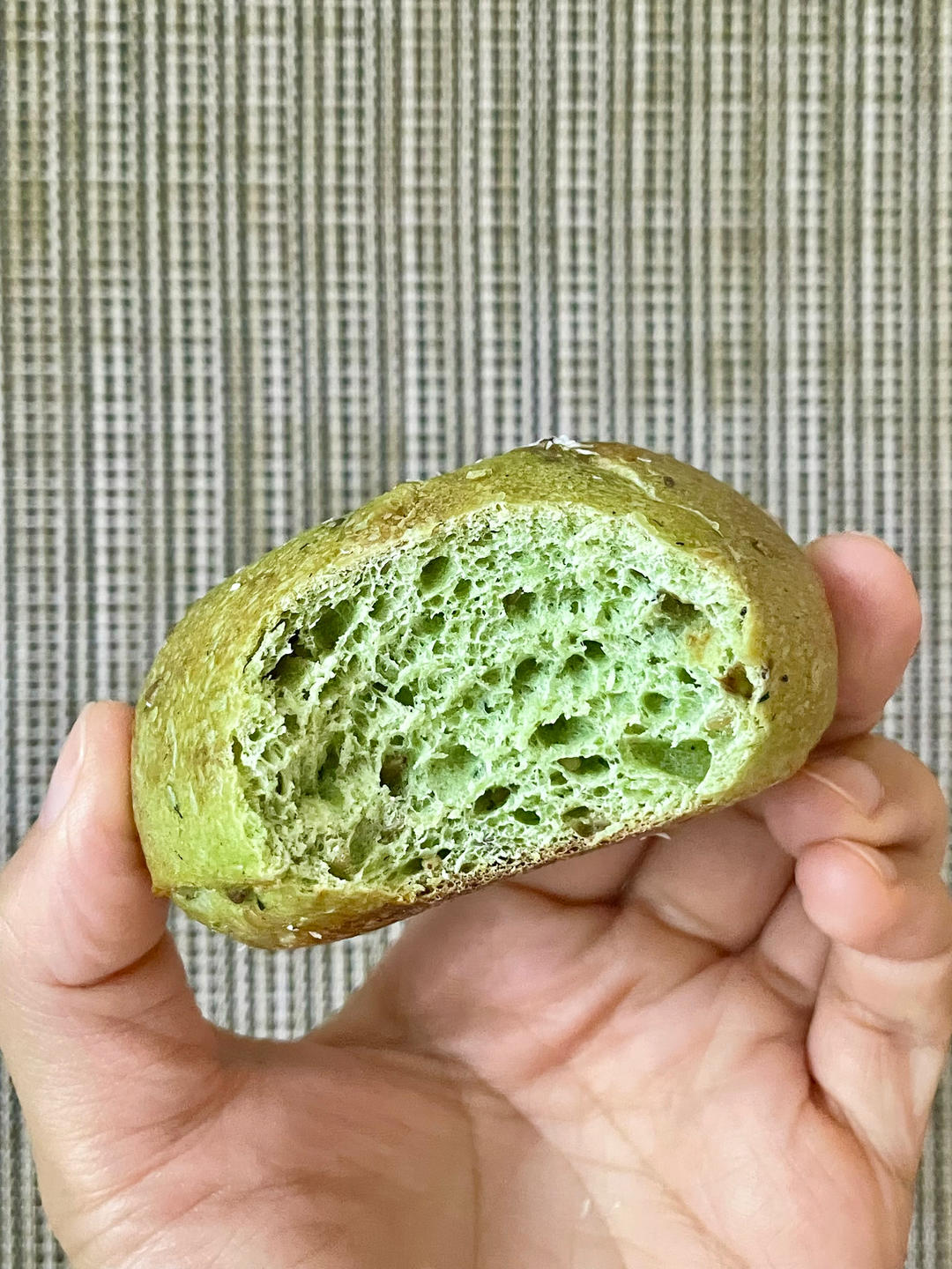 隔夜冷藏｜开心果椰蓉贝果