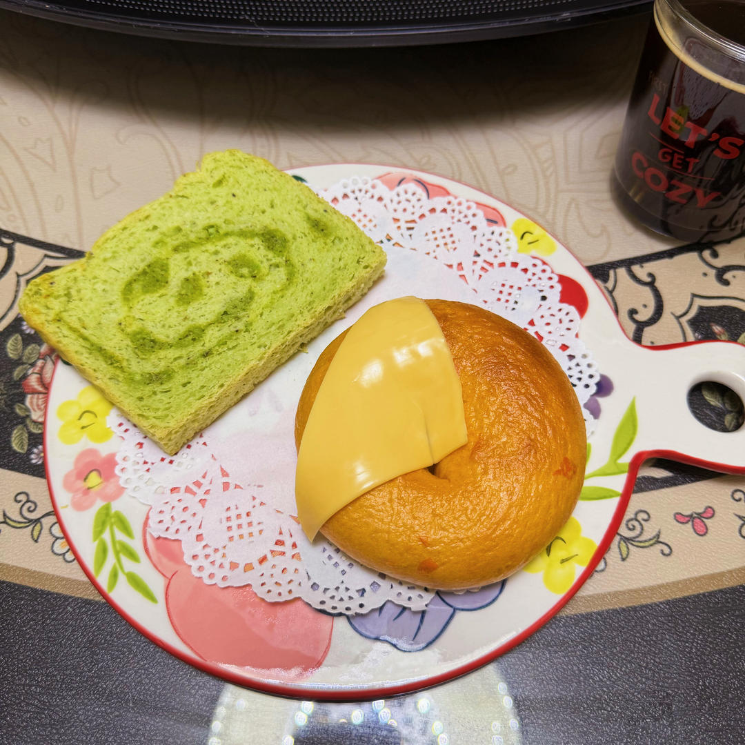 番茄辣松芝士贝果🍅双倍芝士🧀咸香浓郁