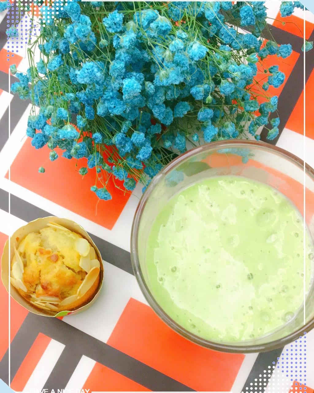 牛油果香蕉奶昔