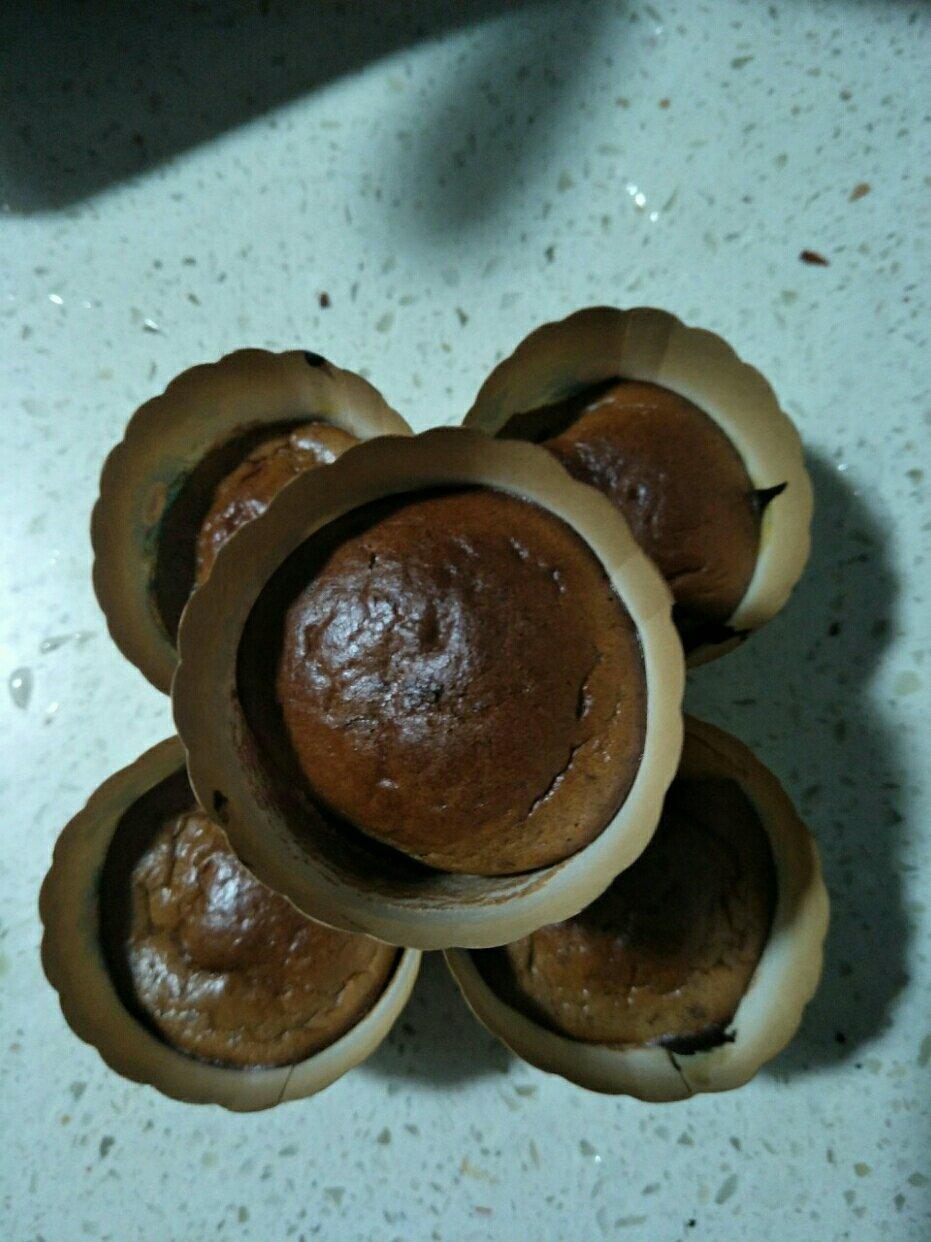 巧克力熔岩蛋糕(全图文超简单)