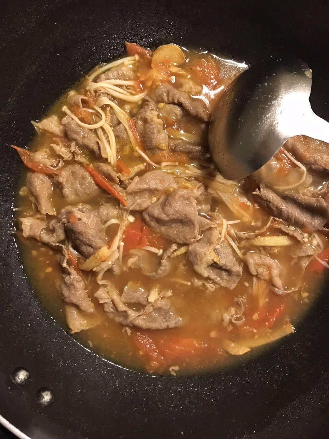 金针菇肥牛番茄锅