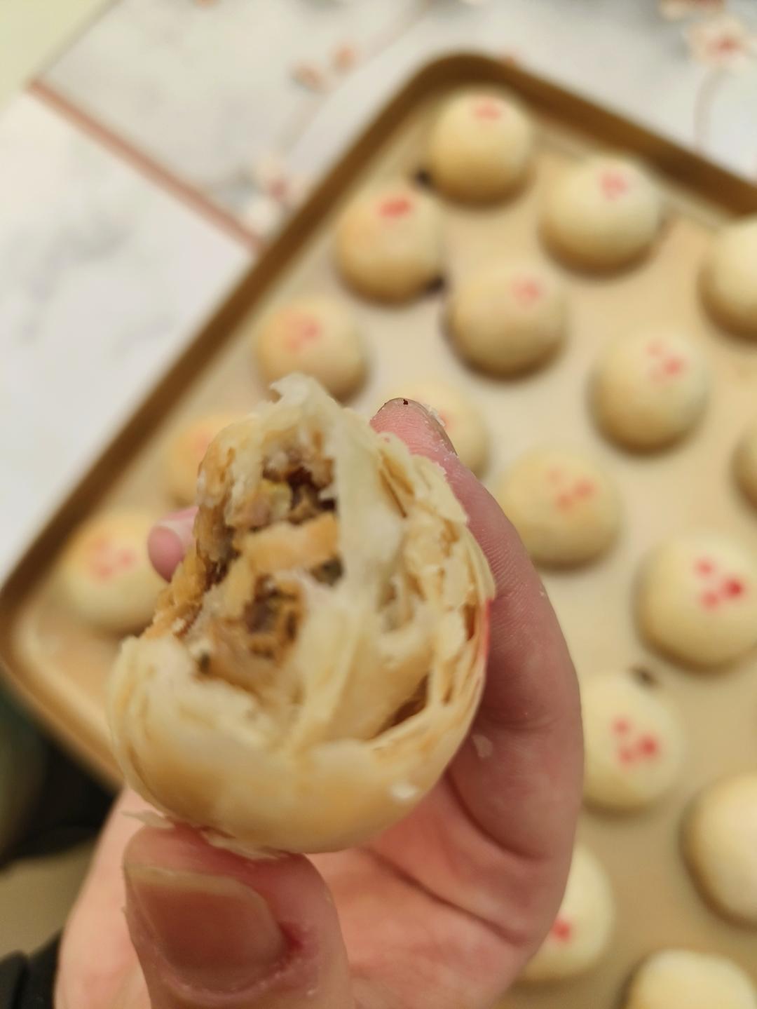 排四个小时队也买不到的鲜肉月饼，秘诀是放麻油！