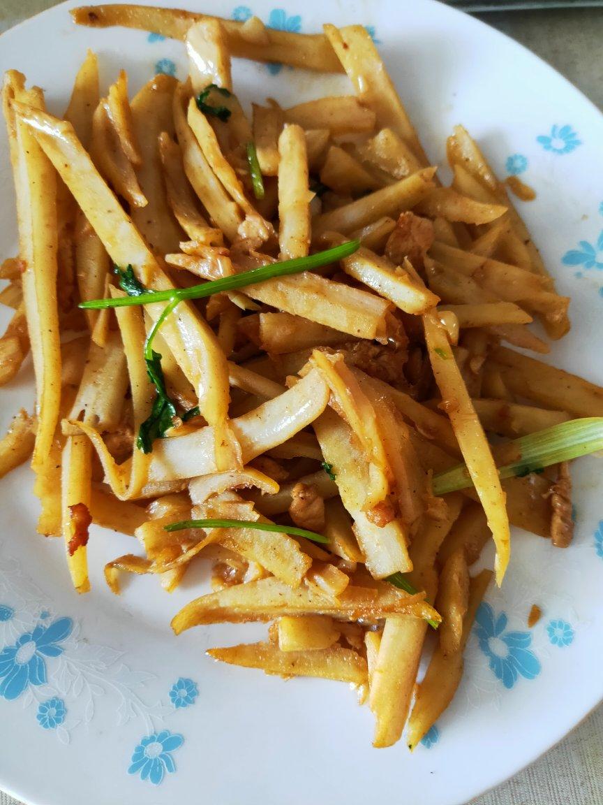 藕丝炒五花肉