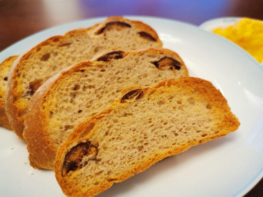 毛毛虫红枣豆浆软欧面包