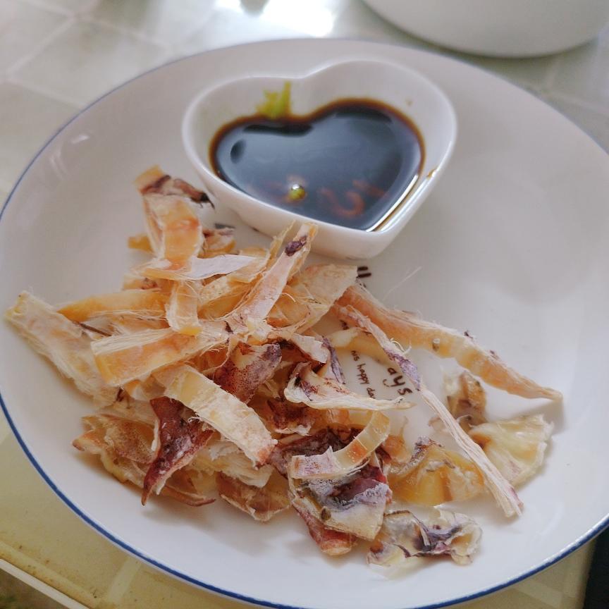 手撕鱿鱼干的做法 步骤1