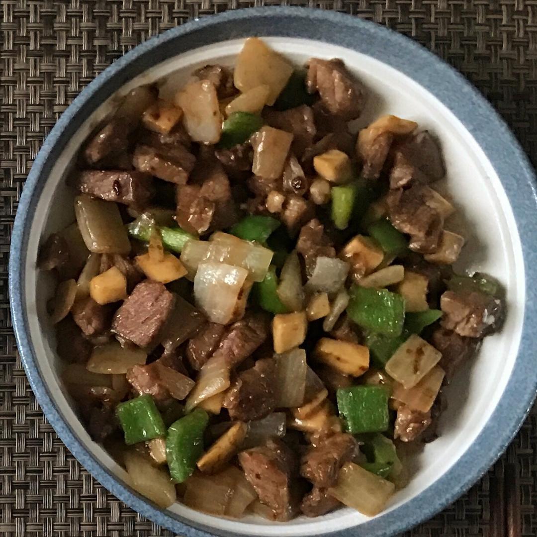 黑椒杏鲍菇牛肉粒