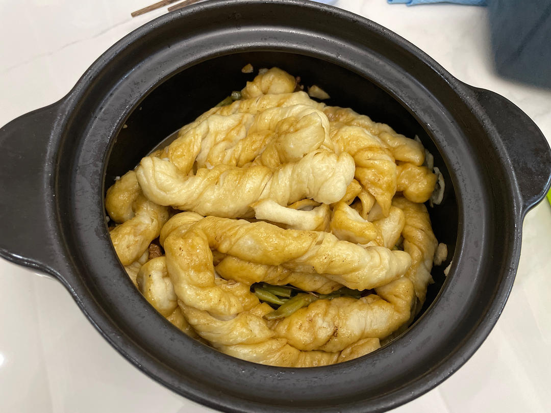 菜饭一锅出豆角焖卷子（发面卷子）