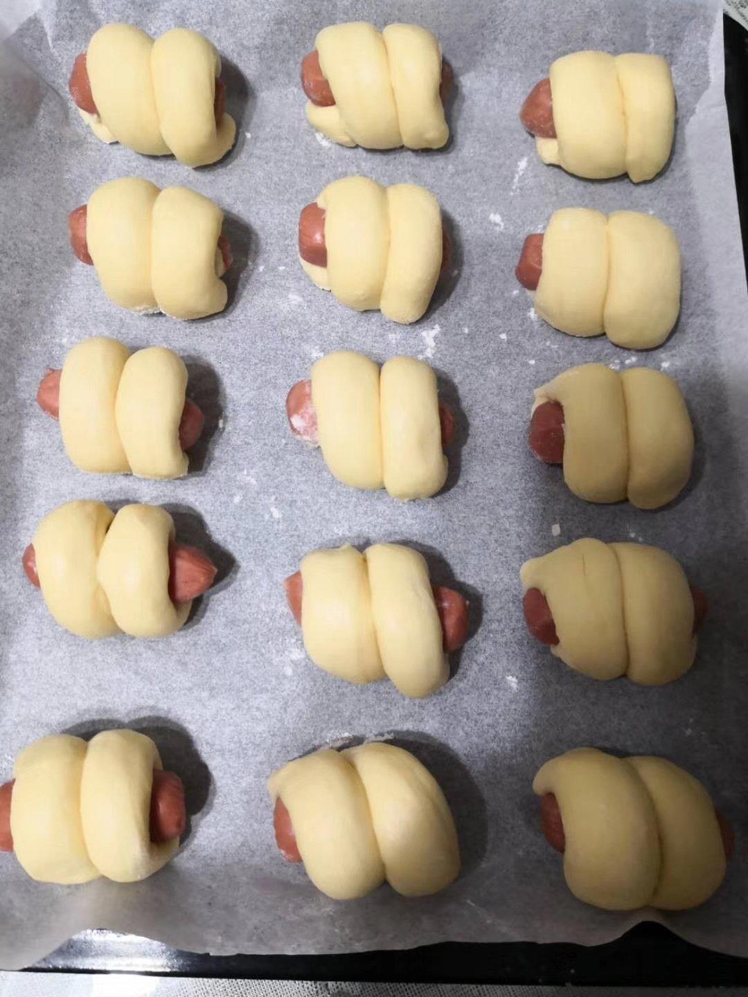 早餐包_好利来肠仔包