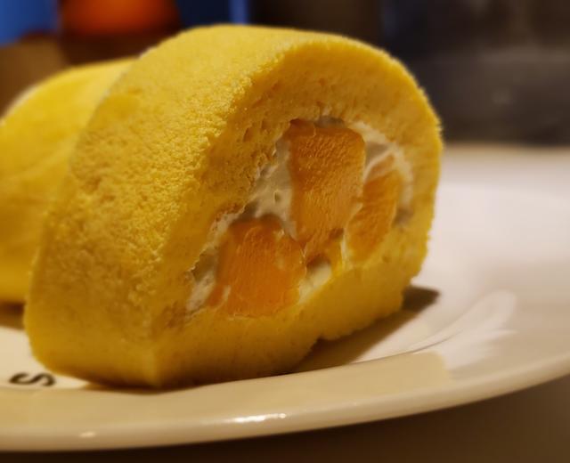 舒芙蕾版的芒果榴莲奶油卷