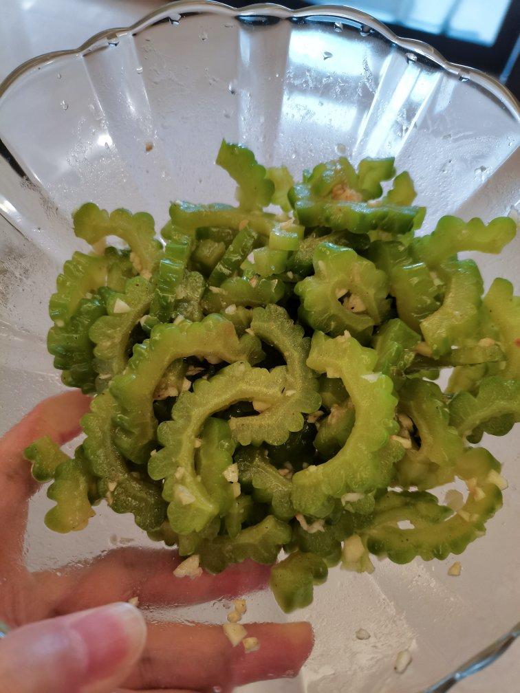 不苦的凉拌苦瓜