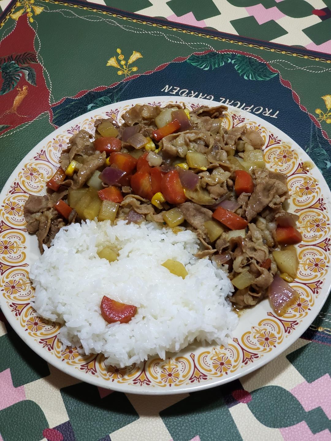 三丁烩肥牛饭，可爱儿童餐