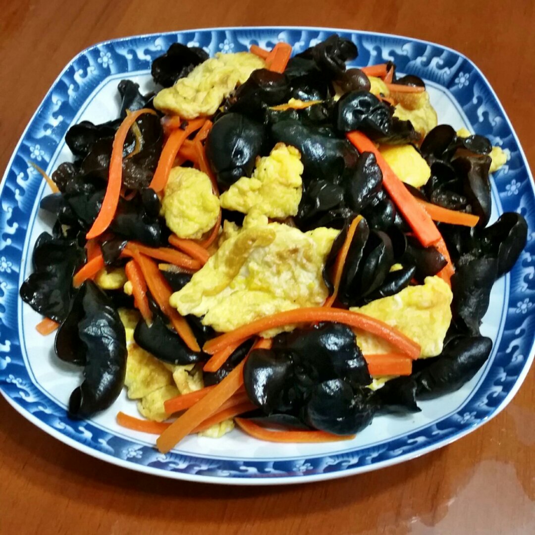 胡萝卜木耳炒蛋