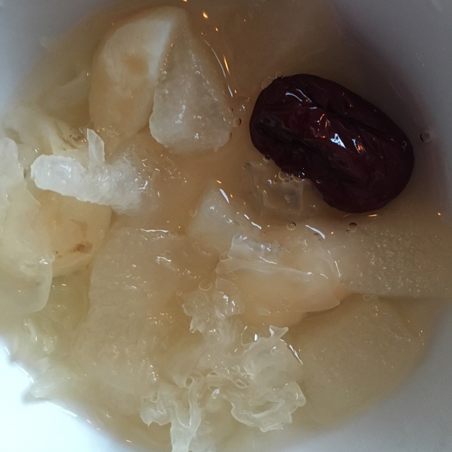 马蹄雪梨银耳糖水